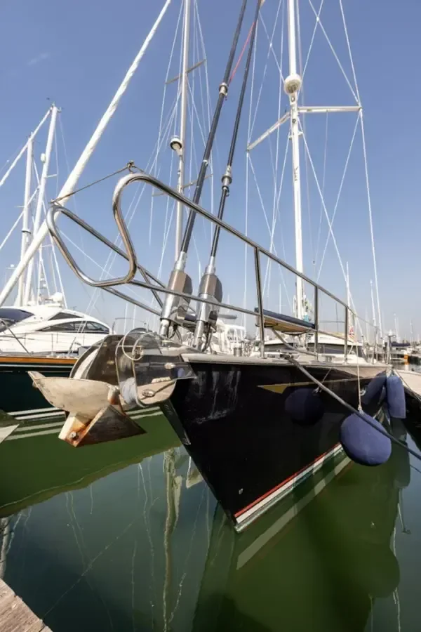 2012 Discovery 55 for sale in Lymington, United Kingdom, photo 2 of 5