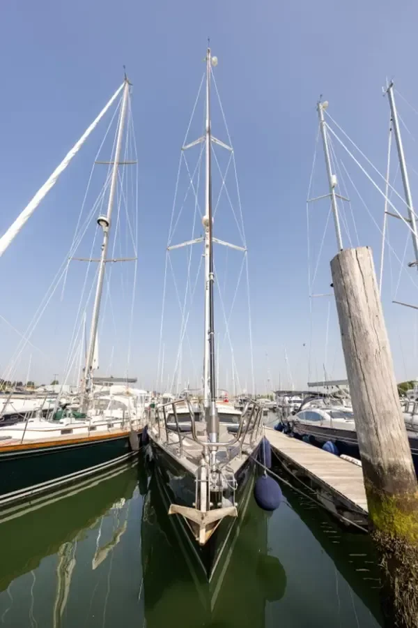 2012 Discovery 55 for sale in Lymington, United Kingdom, photo 3 of 5