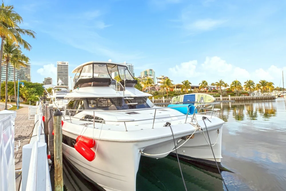 BoatPhoto.coverAlt