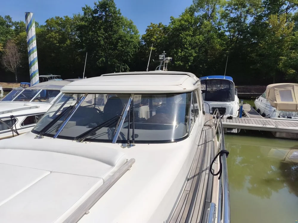 BoatPhoto.coverAlt