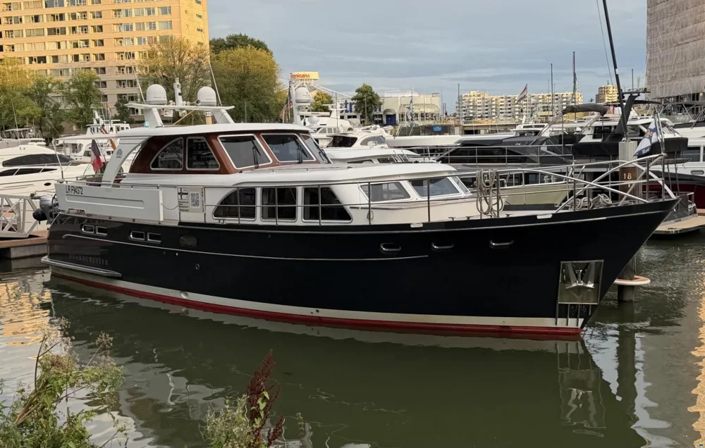BoatPhoto.coverAlt