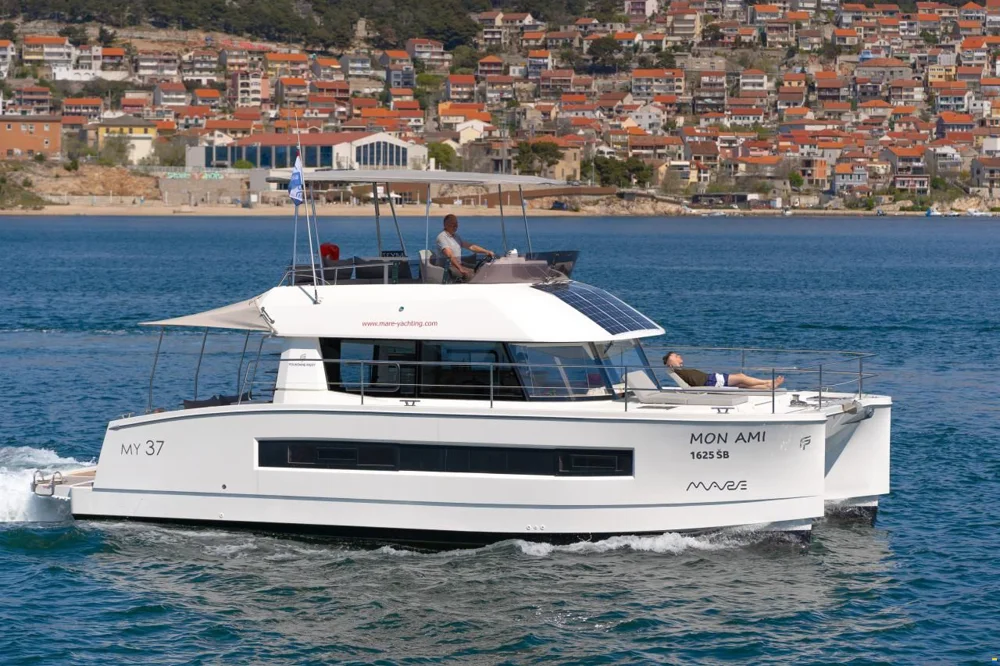 BoatPhoto.coverAlt