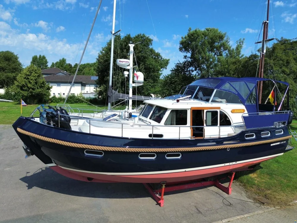 BoatPhoto.coverAlt