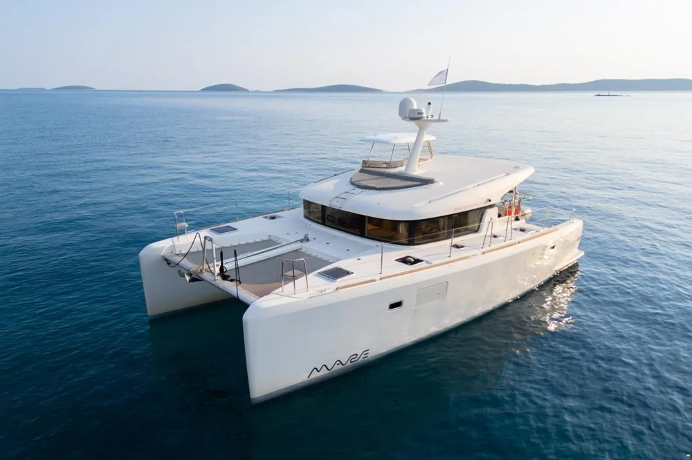 BoatPhoto.coverAlt