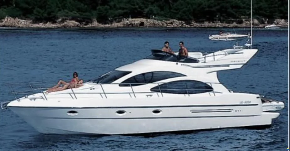 BoatPhoto.coverAlt