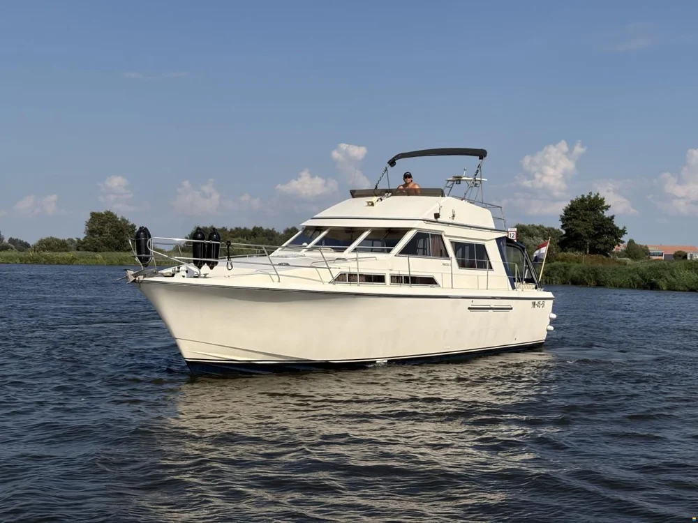 BoatPhoto.coverAlt