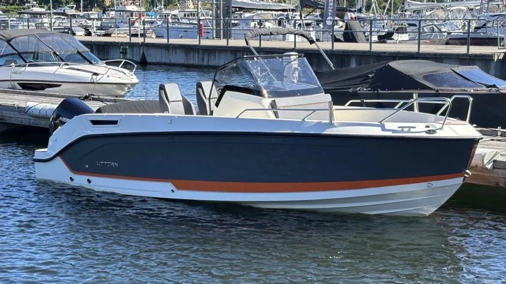 BoatPhoto.coverAlt
