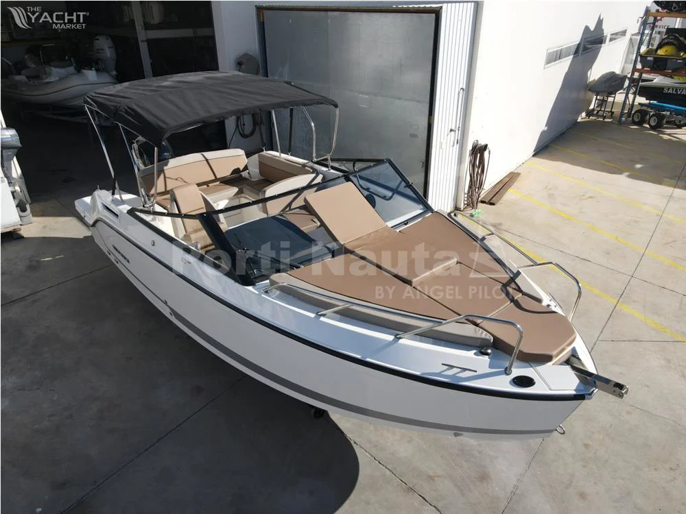 BoatPhoto.coverAlt