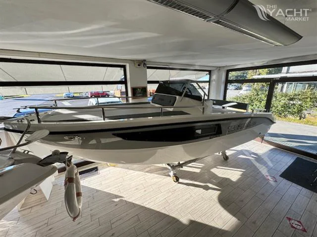 BoatPhoto.coverAlt
