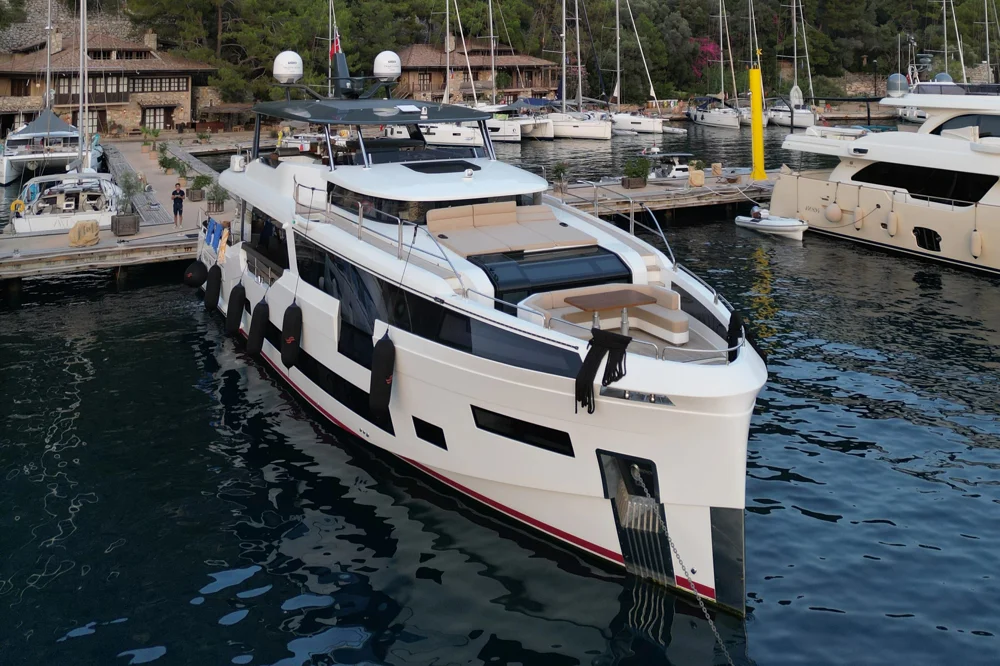 BoatPhoto.coverAlt