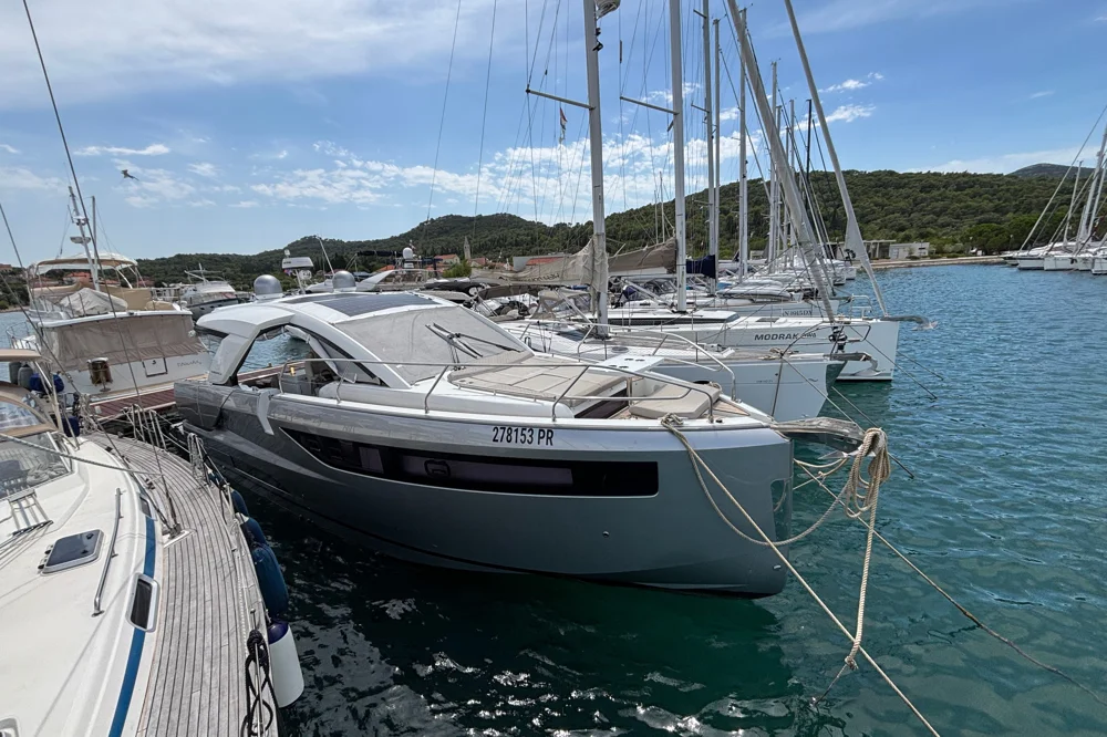 BoatPhoto.coverAlt