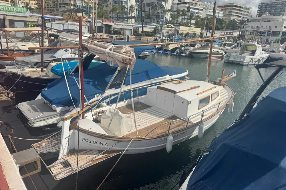 BoatPhoto.coverAlt