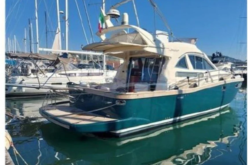 BoatPhoto.coverAlt