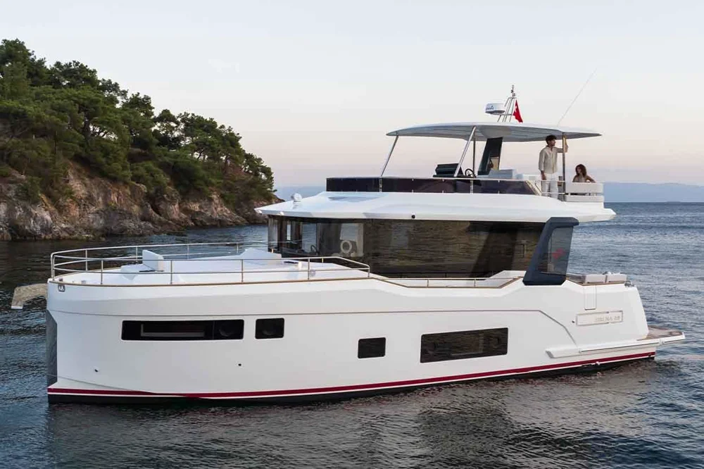 BoatPhoto.coverAlt
