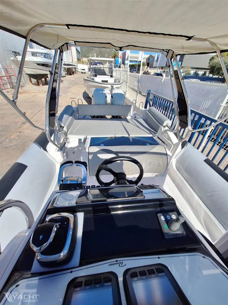 2020 Cayman Yachts 31 SPORT TOURING for sale in Palma, Spain, photo 3 of 5