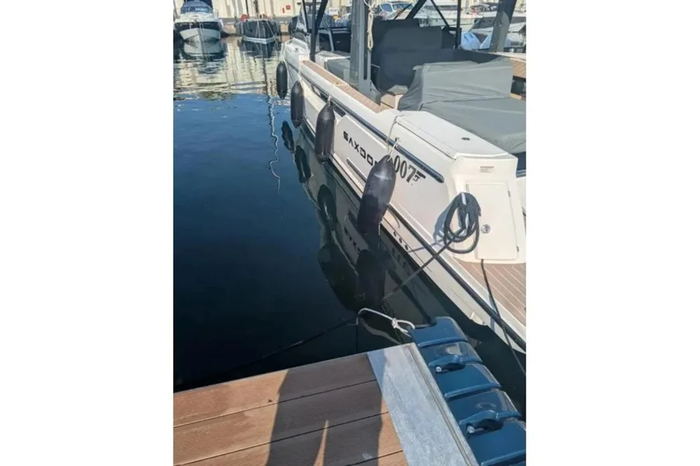 BoatPhoto.alt
