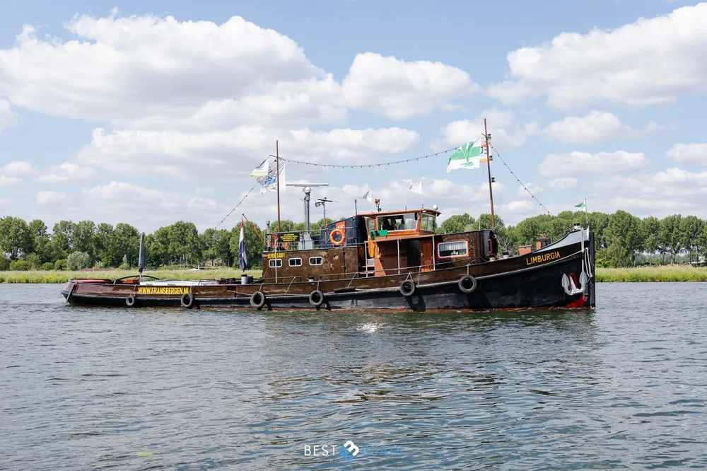 BoatPhoto.alt