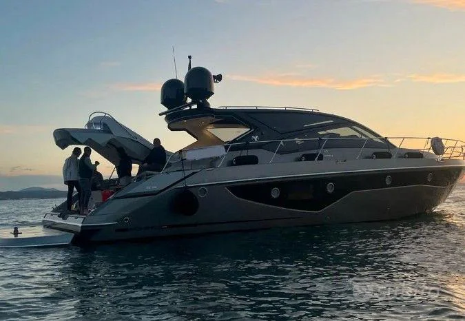 BoatPhoto.coverAlt