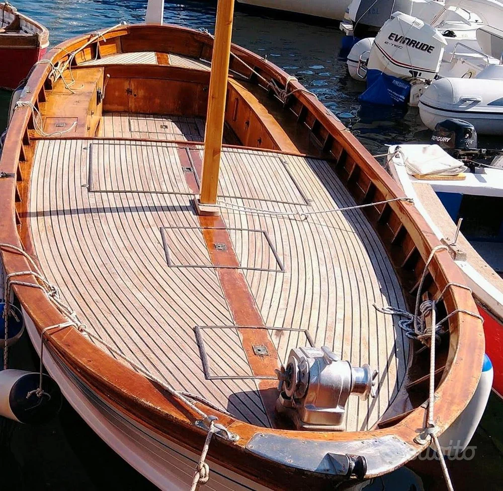 BoatPhoto.coverAlt