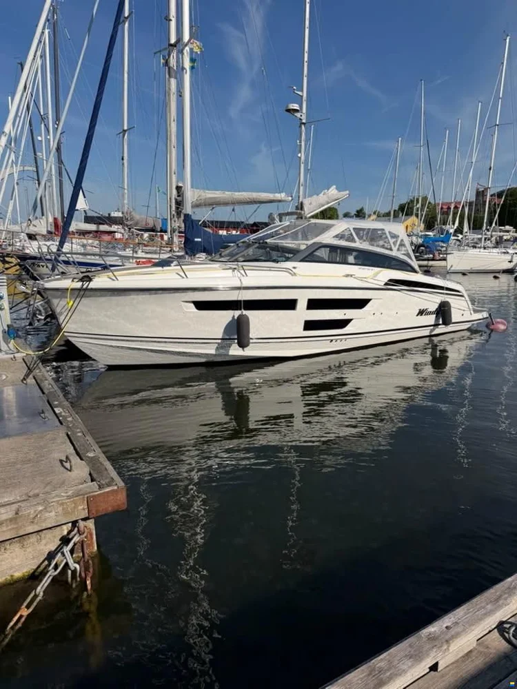 BoatPhoto.coverAlt