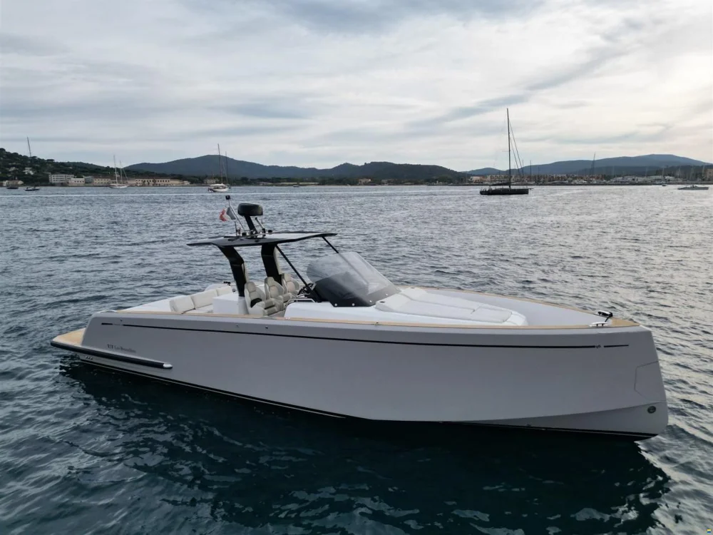 BoatPhoto.coverAlt