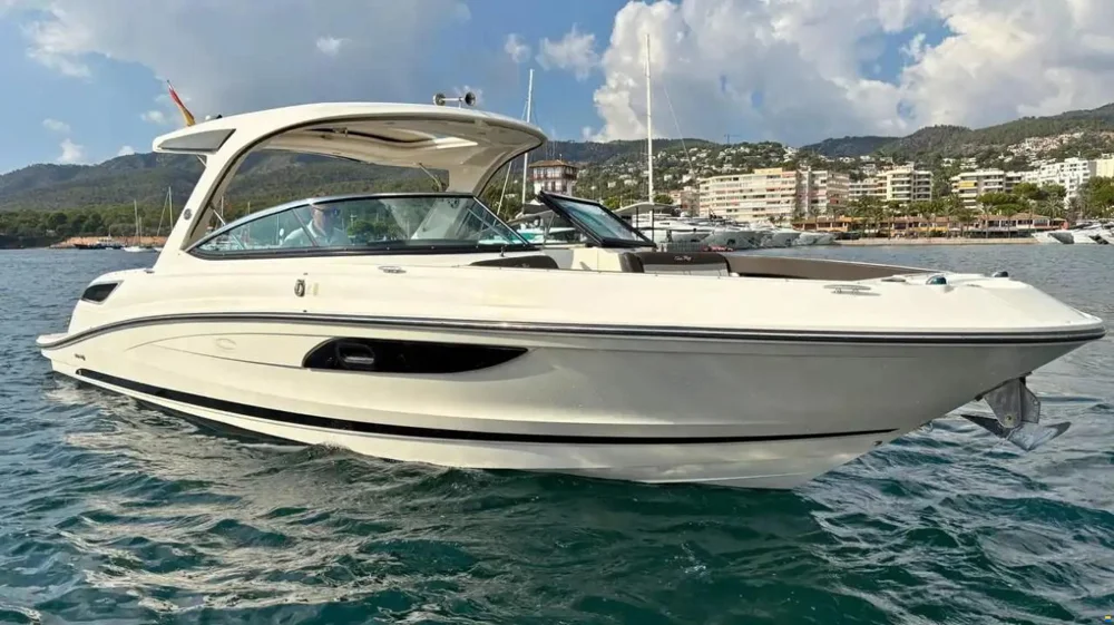 2017 Sea Ray SLX 350 for sale in Portals Nous, Spain, photo 2 of 5