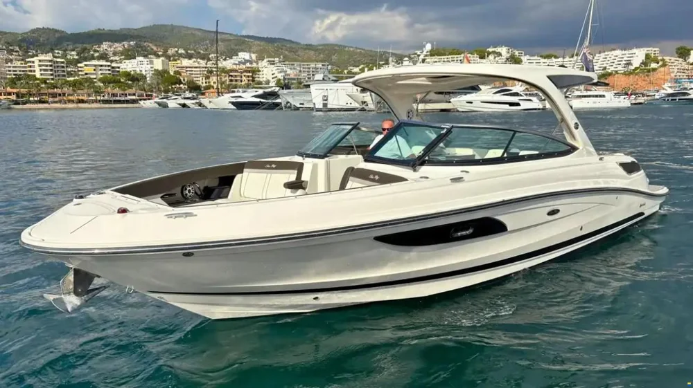 2017 Sea Ray SLX 350 for sale in Portals Nous, Spain, photo 3 of 5
