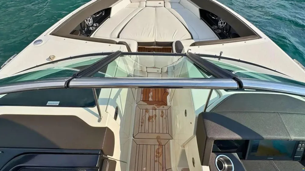 2017 Sea Ray SLX 350 for sale in Portals Nous, Spain, photo 4 of 5