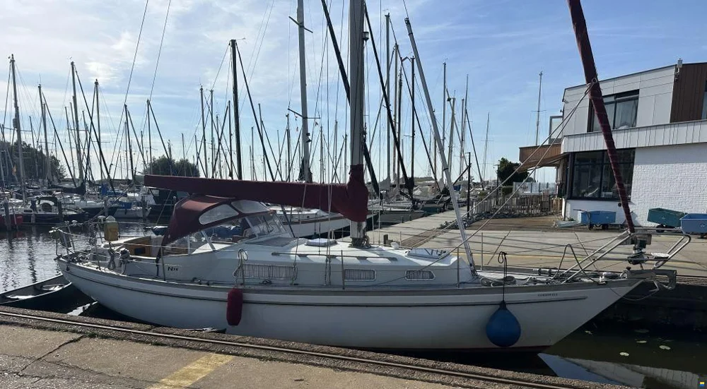 BoatPhoto.coverAlt