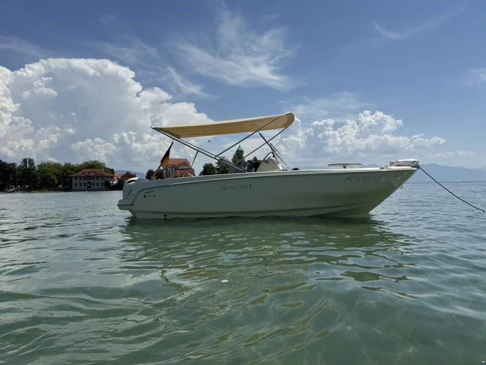 BoatPhoto.coverAlt