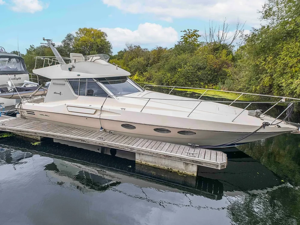 BoatPhoto.coverAlt