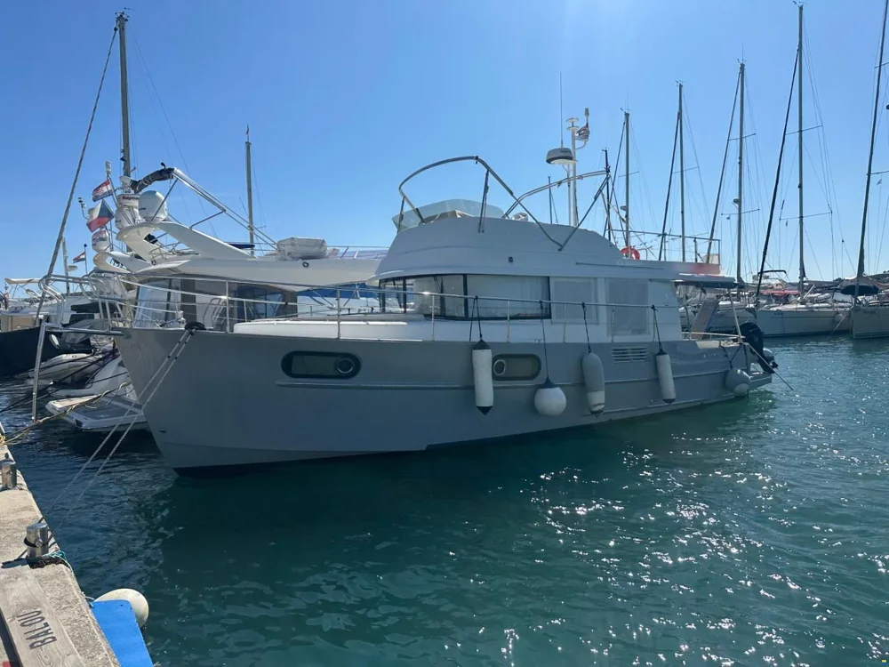 BoatPhoto.coverAlt