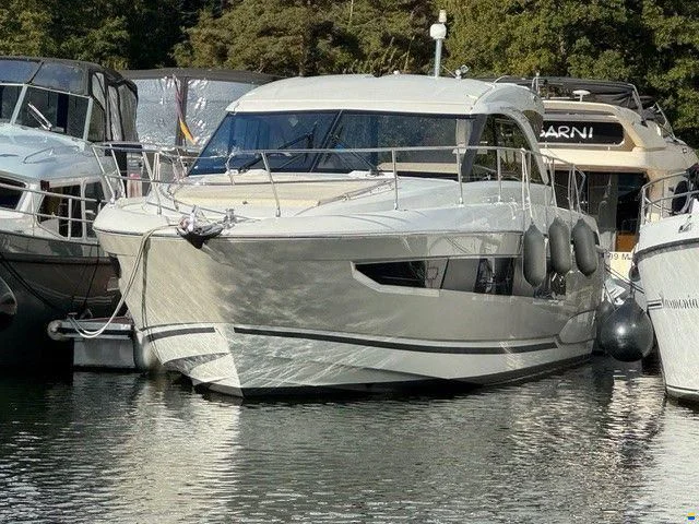 BoatPhoto.coverAlt
