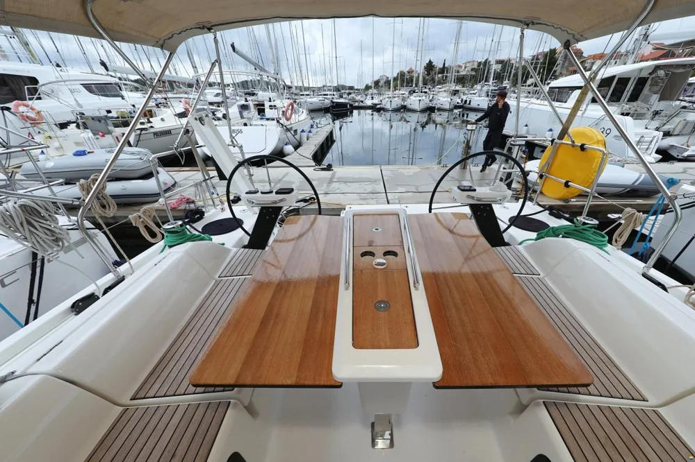 BoatPhoto.coverAlt