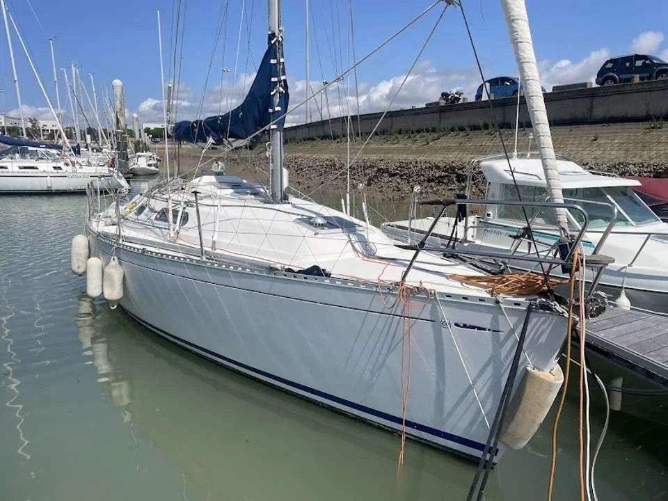 BoatPhoto.coverAlt