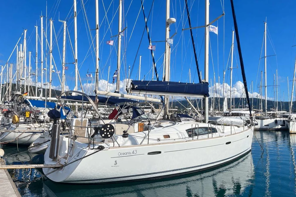 BoatPhoto.coverAlt