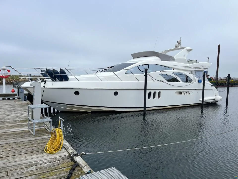 BoatPhoto.coverAlt